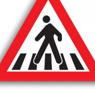 La ce distanță poți parca, DE FAPT, de trecerea de pietoni. Amenzi mai mari pentru oprirea sau staționarea lângă trecere